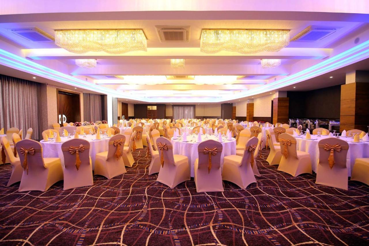Kethumathee Hotel & Banquet Ratnapura Exterior photo