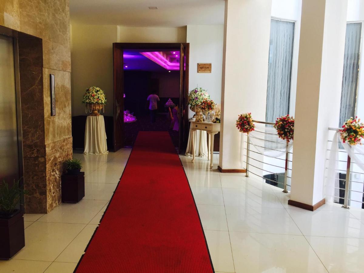Kethumathee Hotel & Banquet Ratnapura Exterior photo