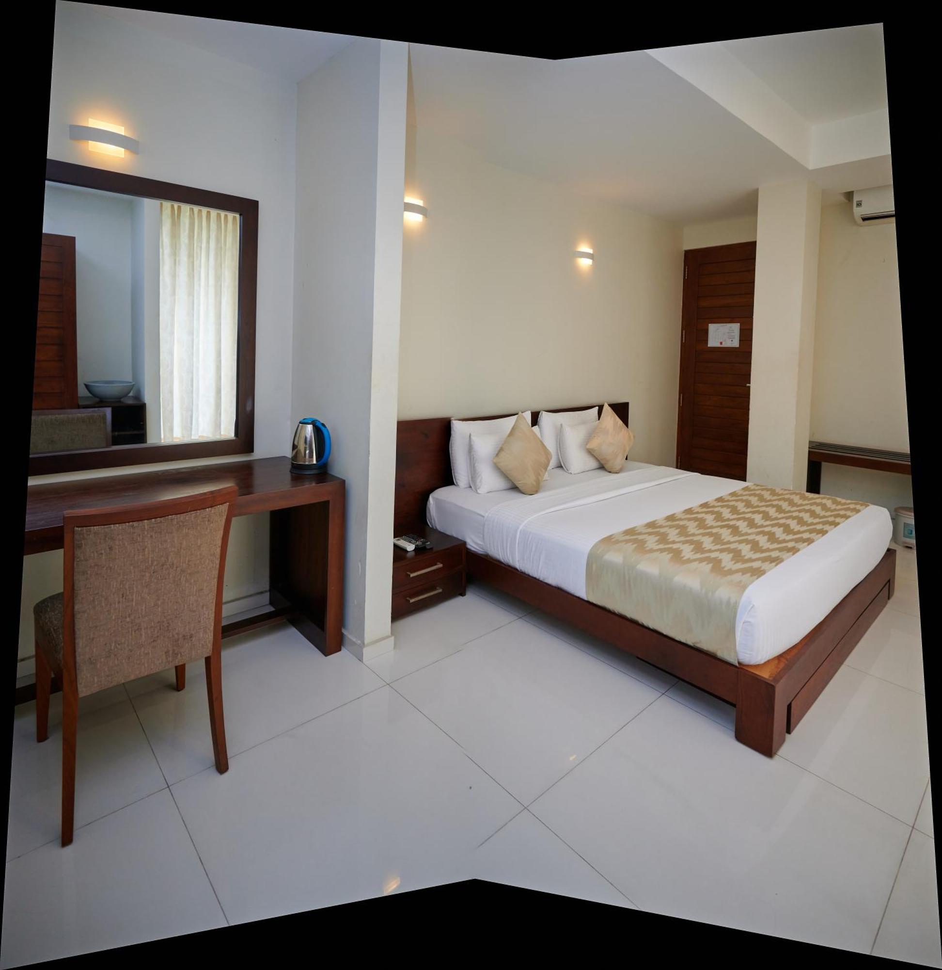 Kethumathee Hotel & Banquet Ratnapura Exterior photo