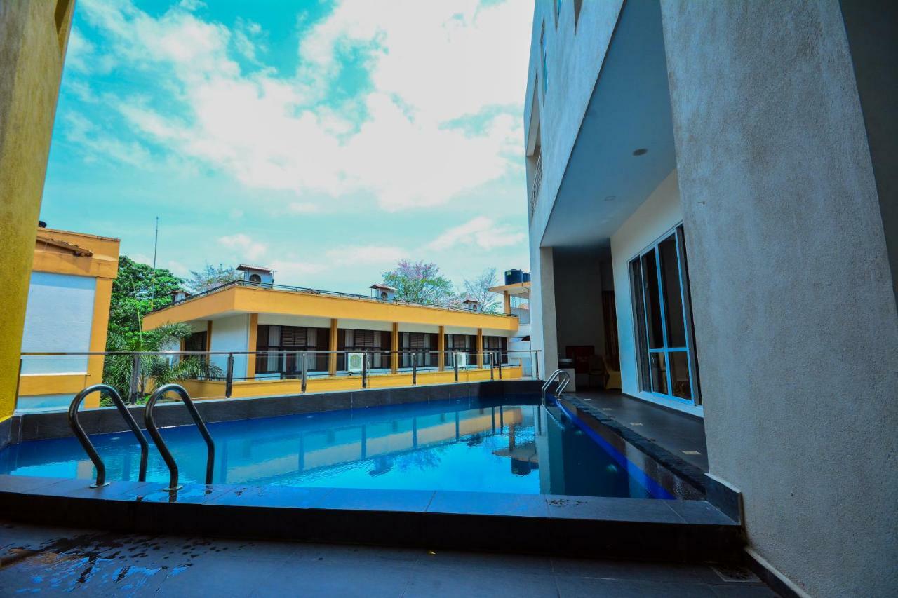 Kethumathee Hotel & Banquet Ratnapura Exterior photo